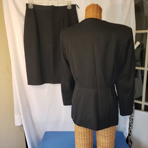 Atrium Collection Women's Black Two Piece Skirt Suit Size 12 - Picture 3 of 6